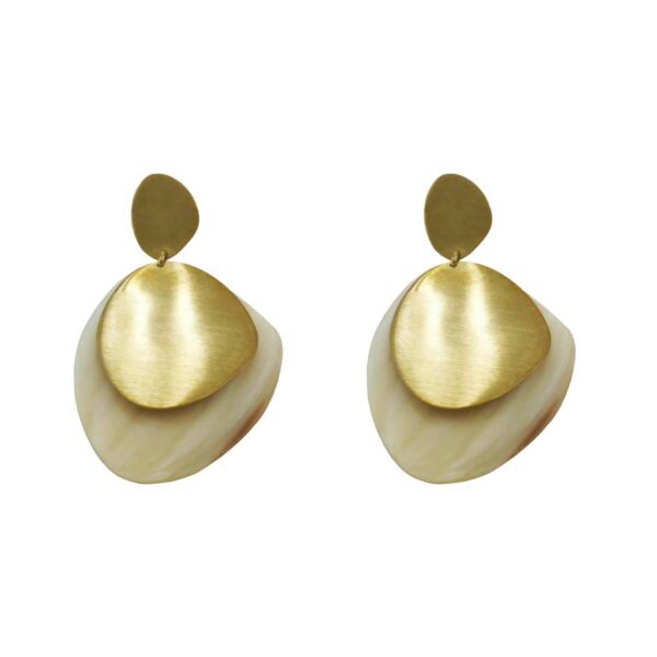 boucles d'oreilles en laiton et corne recyclé de la marque Soko éco responsable