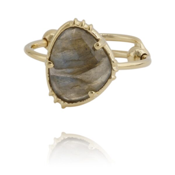 bague dorée avec pierre centrale en labradorite de la marque de bijoux Au fil de Lo chez Dolita
