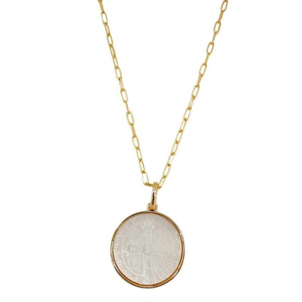 collier pendentif nacre gravé