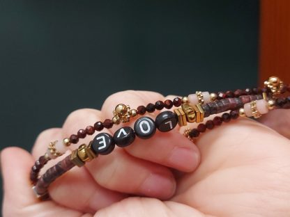 Assemblage bracelet "Love" en jaspe rouge