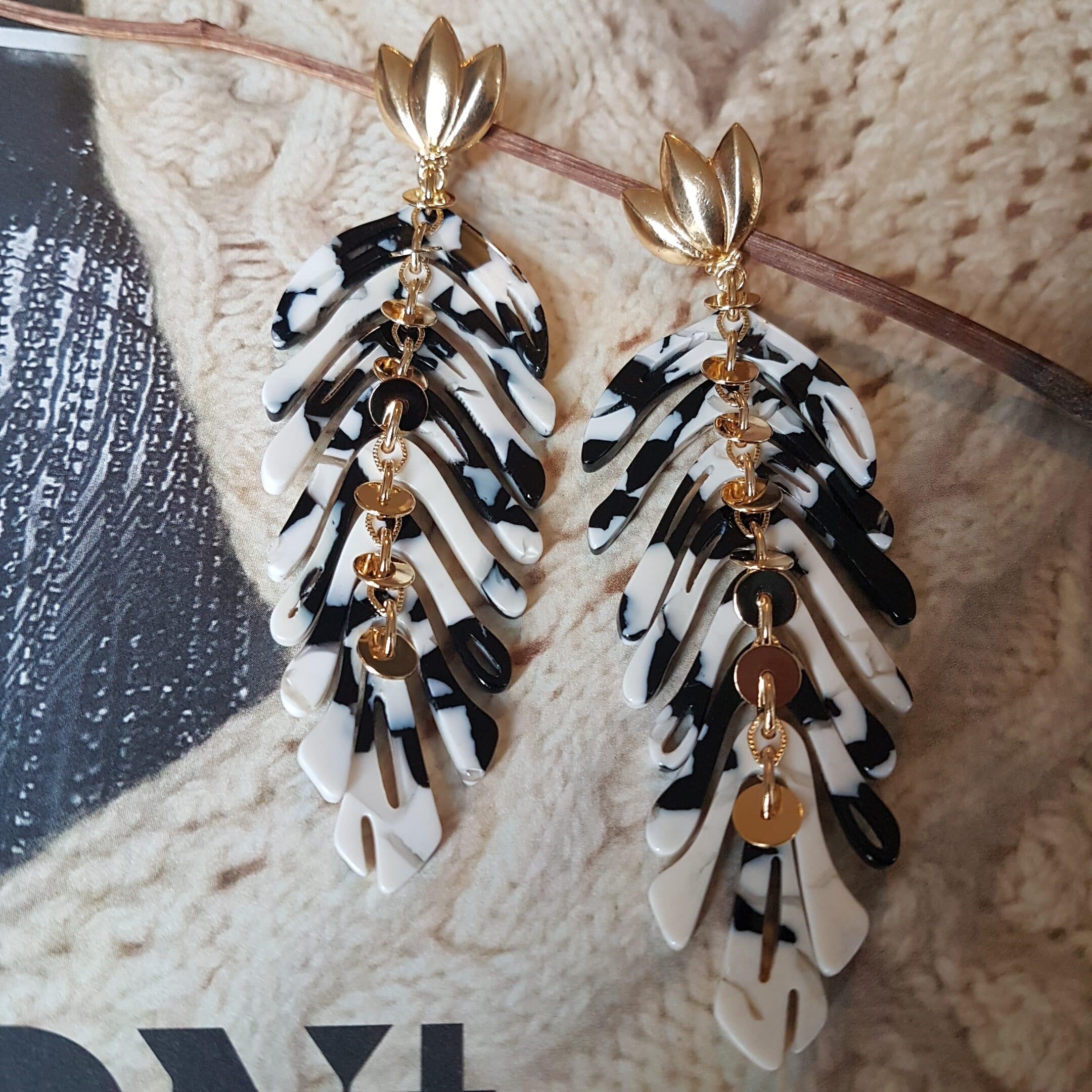 Boucles d'oreilles Cavallo blanches et noires