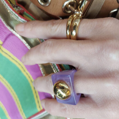bague Arya en résine bicolor violet et métal doré par lucas jack chez Dolita-bijoux