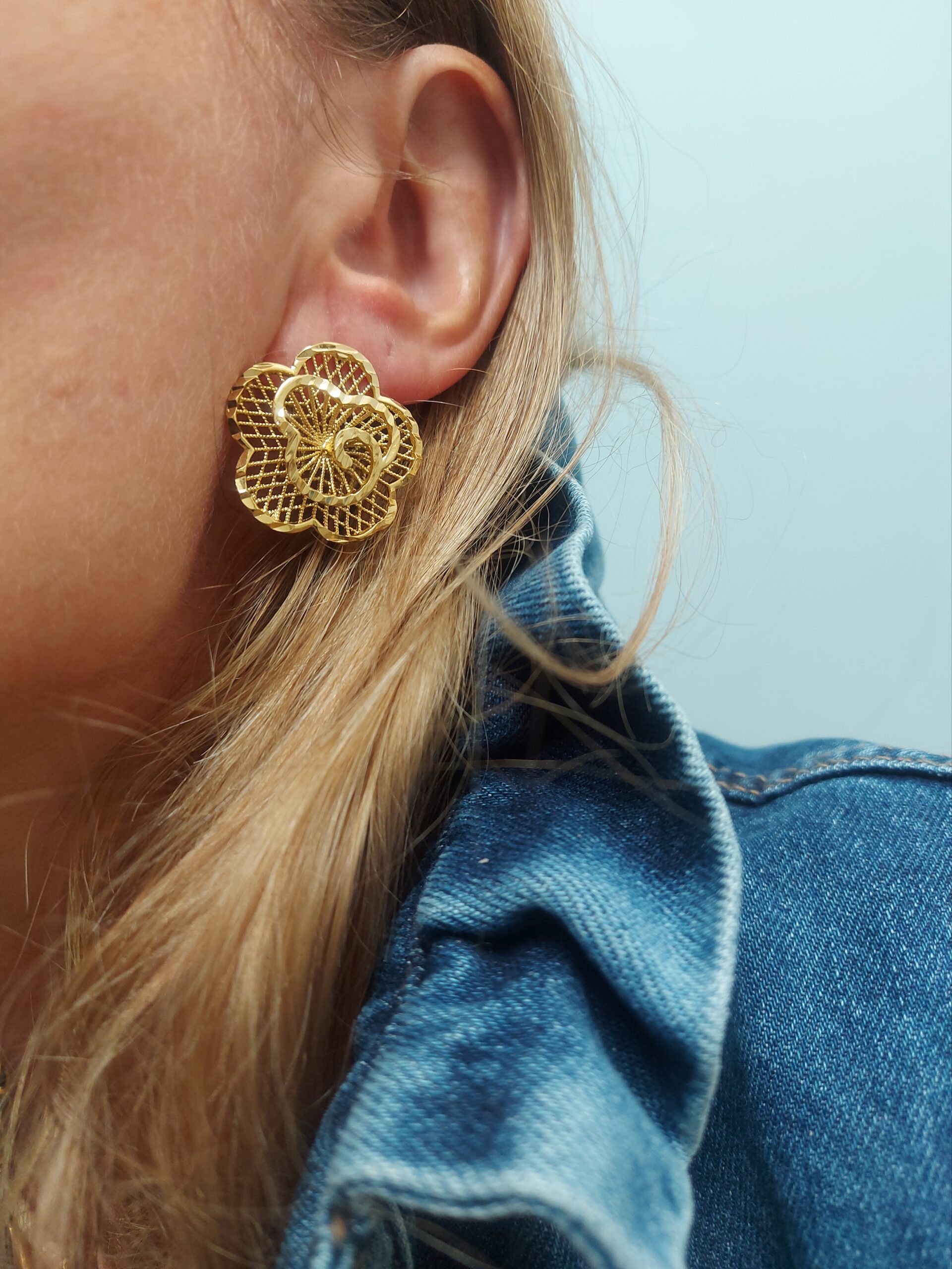 Boucles d’oreilles Fleur – Jorgina doré à l’or fin - Image 2
