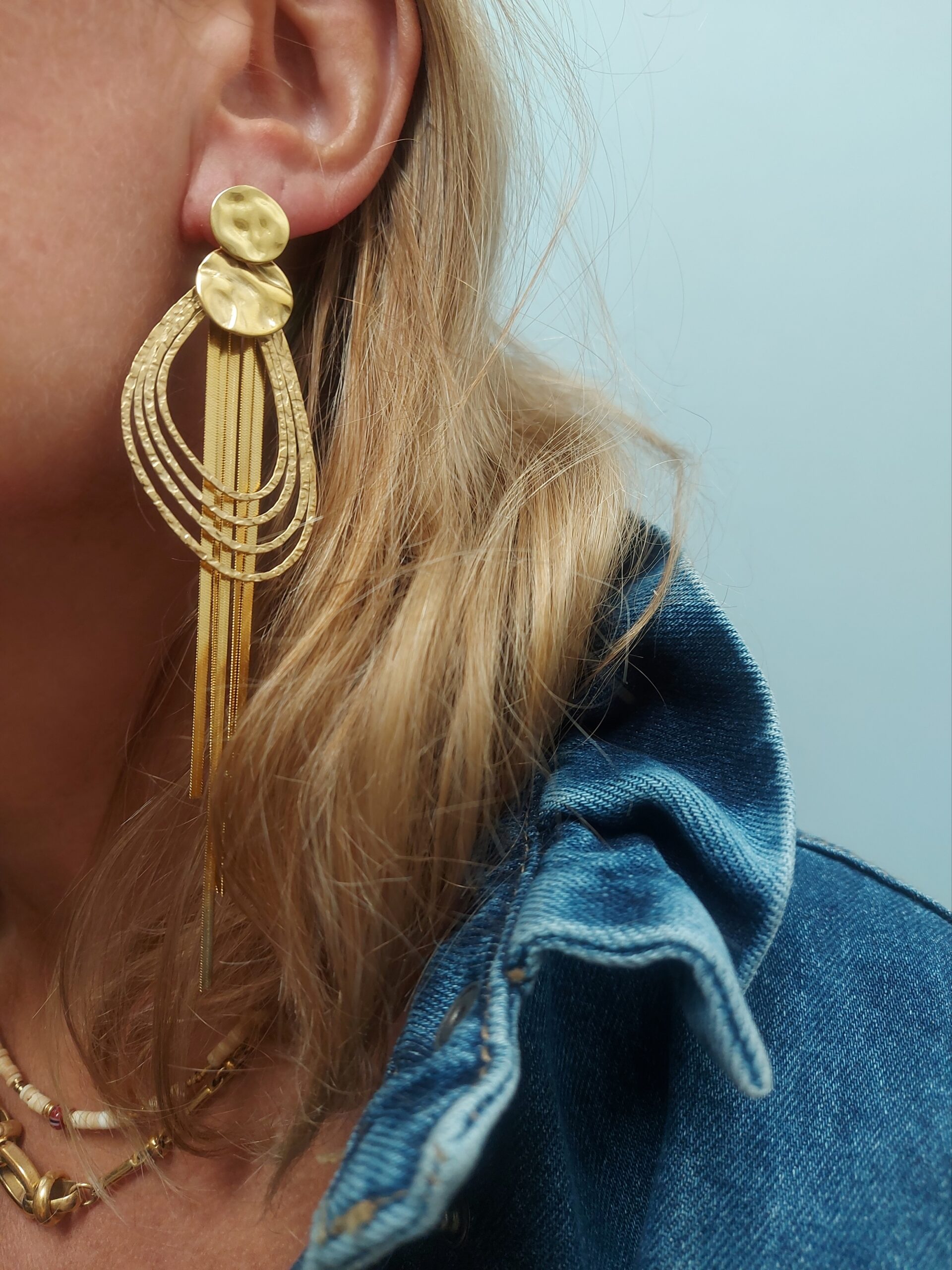 Boucles d’oreilles Fantaisie Pendantes – Jorgina doré à l’or fin - Image 2