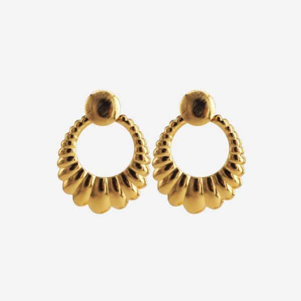 Boucles d'oreilles Niaa dorées à l'or fin 24 carats Petite Madame vue de face
